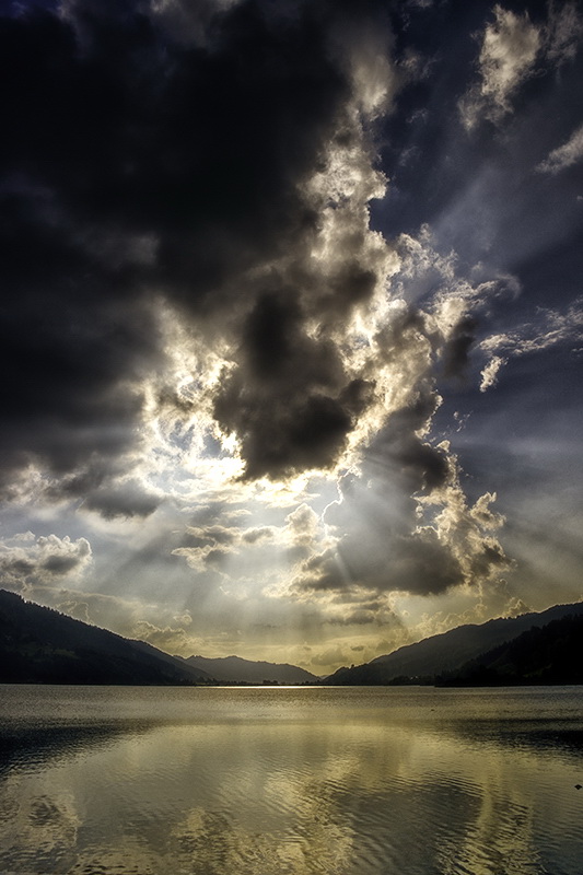 Allgäu 09 - 2014 - 20140916_0195-Bearbeitet-Bearbeitet Kopie.jpg - Am schönen Alpsee haben wir uns zu einer 4 tägigen Fahrpause entschlossen und haben uns auf einen Cämpingplatz direkt am See nieder gelassen